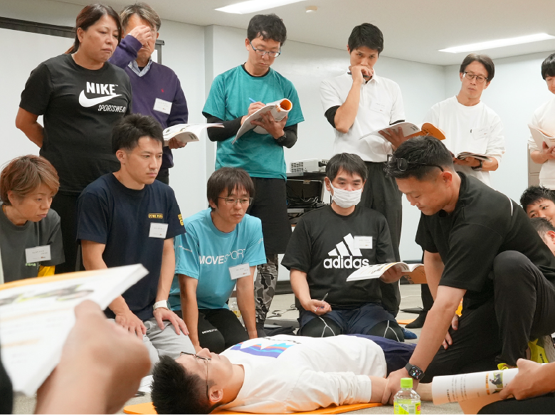 セミナーでの実技指導の様子（1）