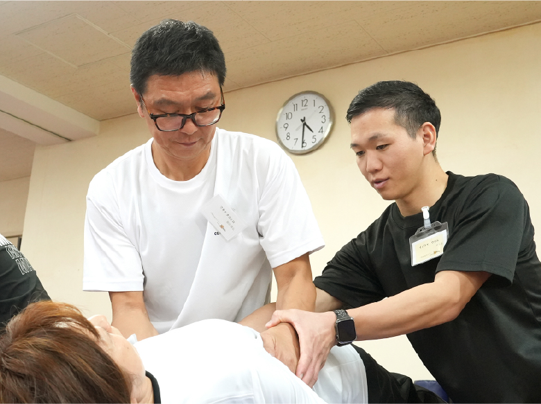 セミナーでの実技指導の様子（2）